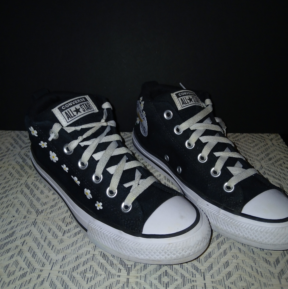 Converse All-Star Girls Black and White Floral Sneakers Sz 10